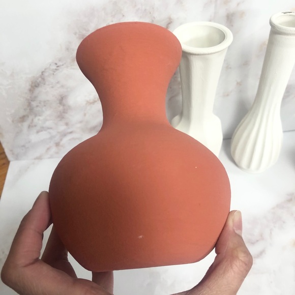 Hand painted vases set of 2 - Picture 3 of 8